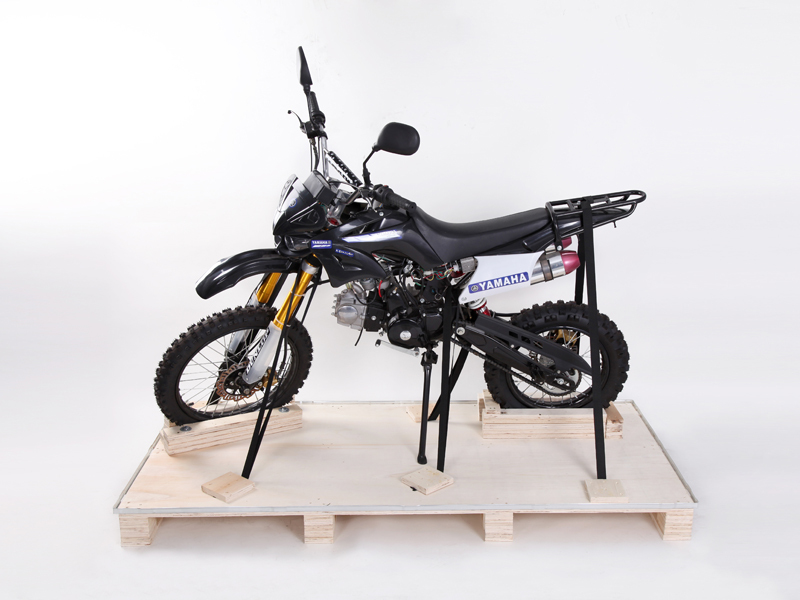 膠合板托盤(pán)和熏蒸托盤(pán)哪個(gè)更適合做出口木托盤(pán)?