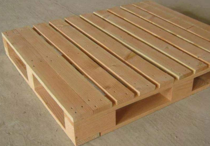 免熏蒸木托盤有哪些優(yōu)勢?企業(yè)在選托盤時為何更青睞于它?